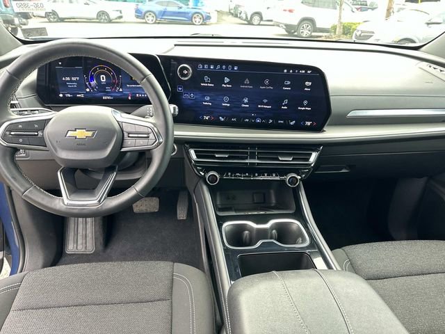 Used 2025 Chevrolet Traverse LT image 20