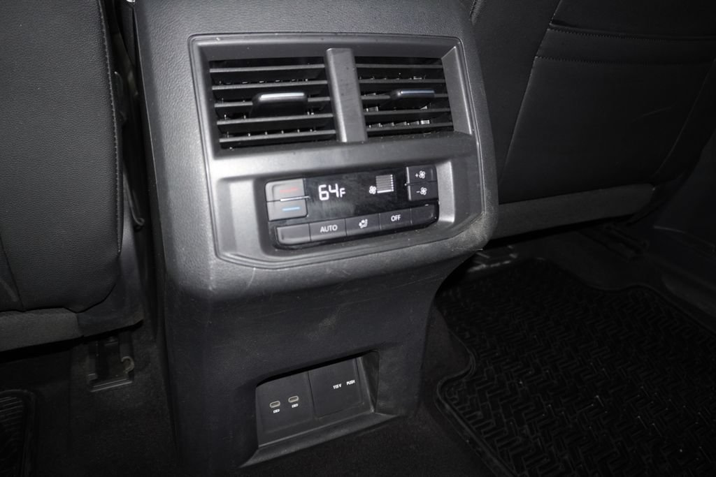 Used 2023 Volkswagen Atlas SE w/ Panoramic Sunroof Package AWD/4WD image 15