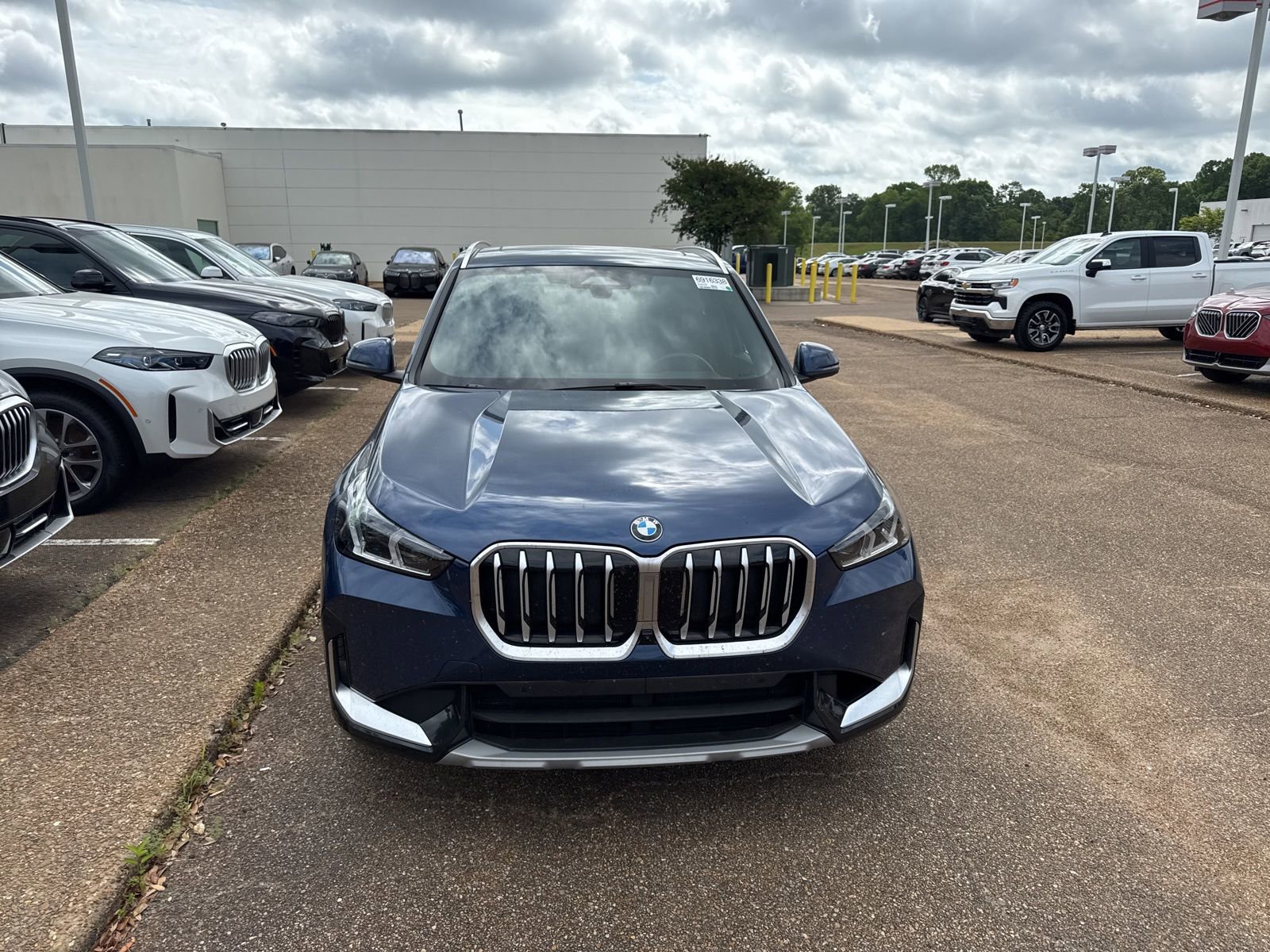 Certified 2025 BMW X1 xDrive28i AWD/4WD image 2