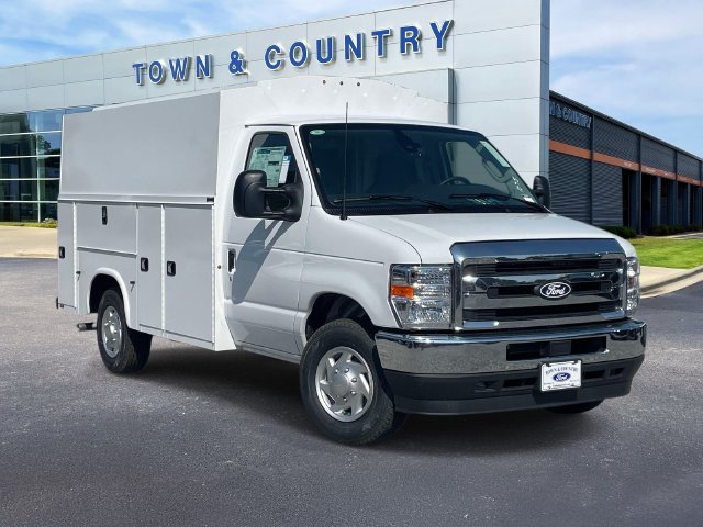 New 2027 Ford E-350 and Econoline 350 Super Duty w/ Power Equipment Group RWD image 1