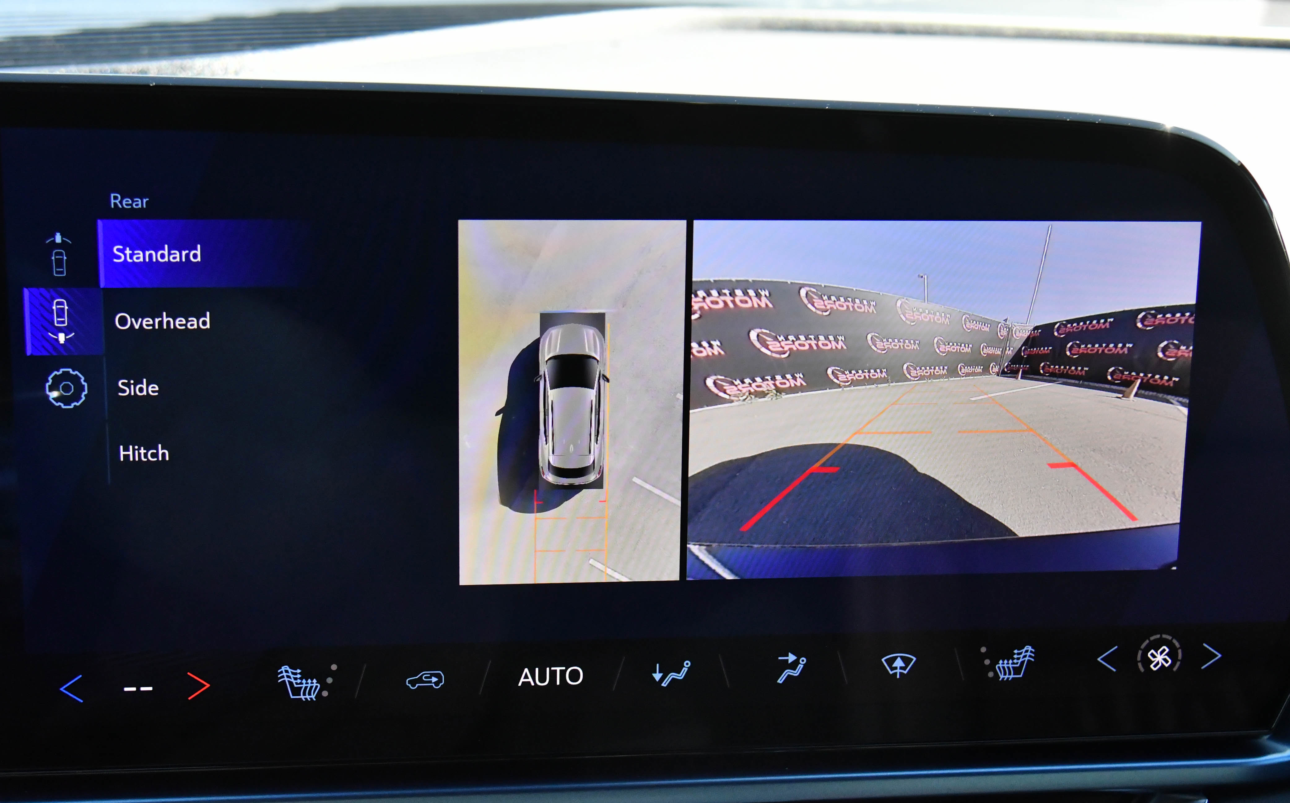 Used 2025 Chevrolet Equinox EV LT w/ Convenience Package image 18