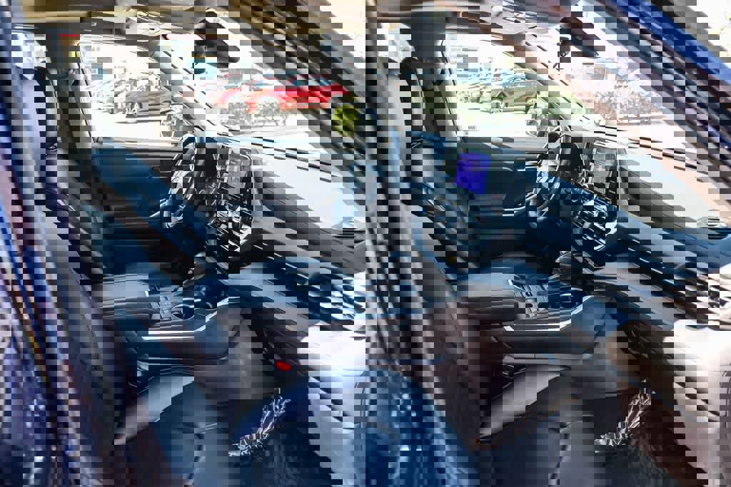 Used 2023 Toyota Highlander XLE image 14