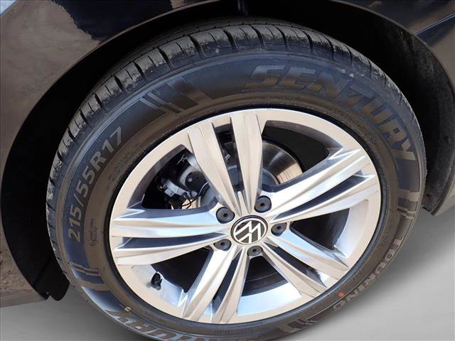 Used 2023 Volkswagen Jetta SE w/ Panoramic Sunroof Package FWD image 7