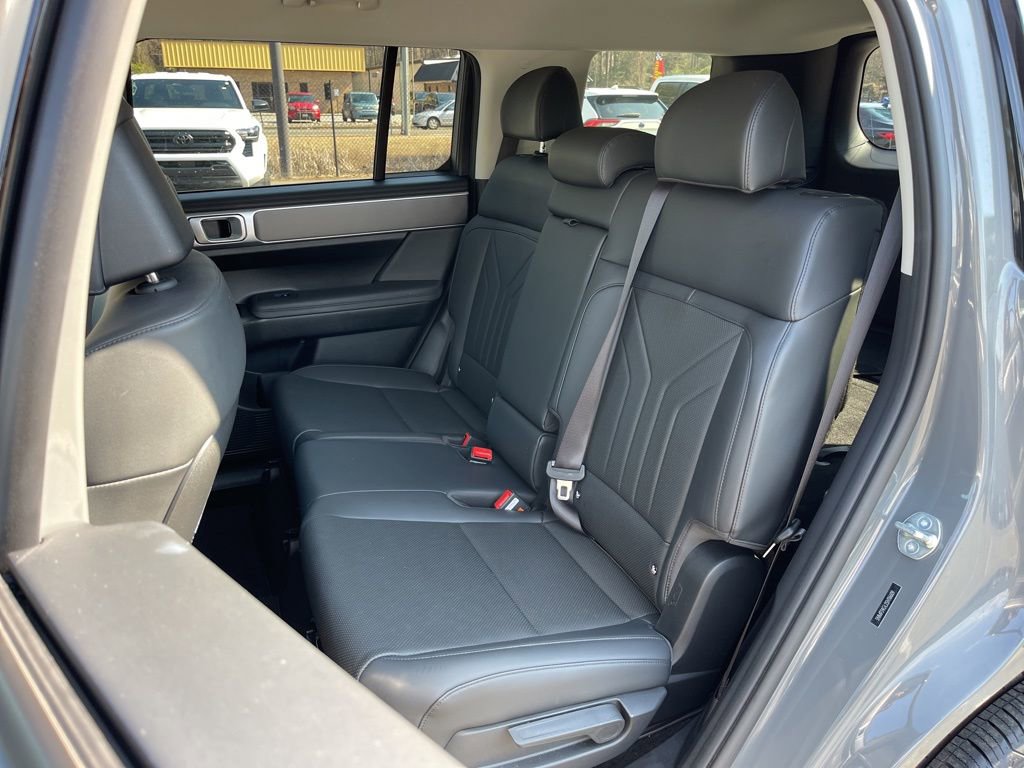 Certified 2025 Hyundai Santa Fe SEL image 19