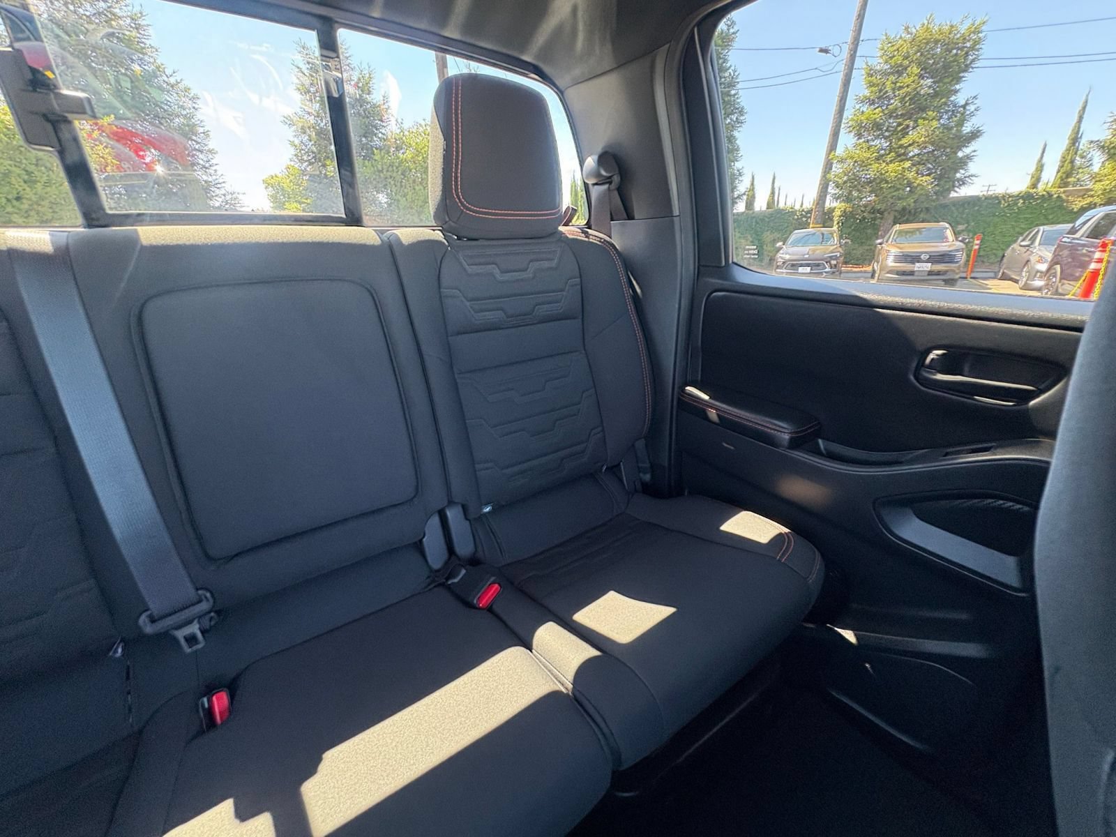 Used 2026 Nissan Frontier PRO-4X AWD/4WD image 36