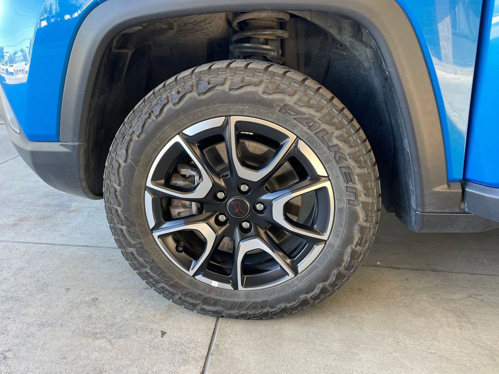 Used 2025 Jeep Compass Trailhawk AWD/4WD image 29