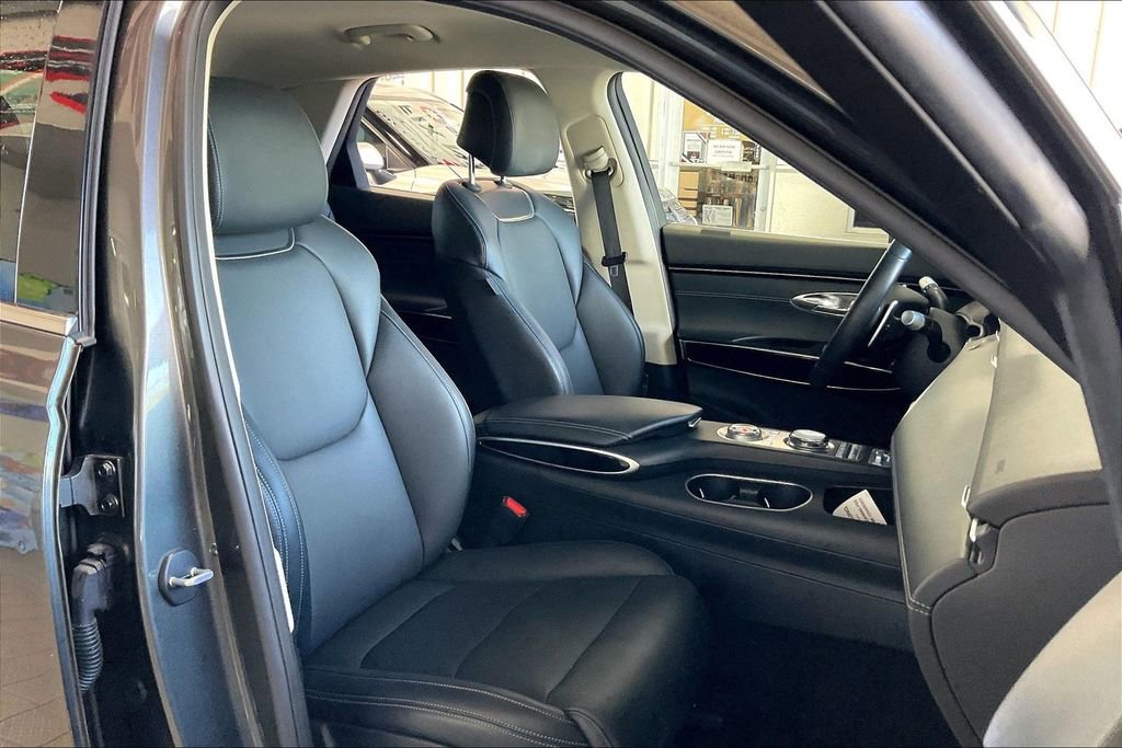 Used 2025 Genesis GV70 2.5T image 22