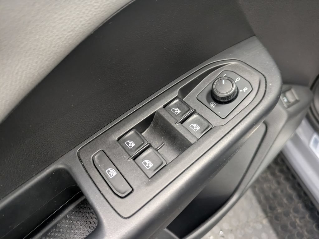 Used 2022 Volkswagen Taos SE AWD/4WD image 12