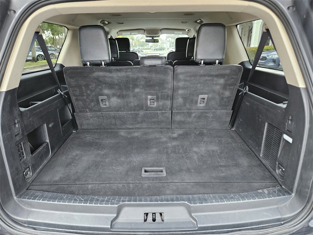 Used 2024 Ford Expedition Max XLT image 9
