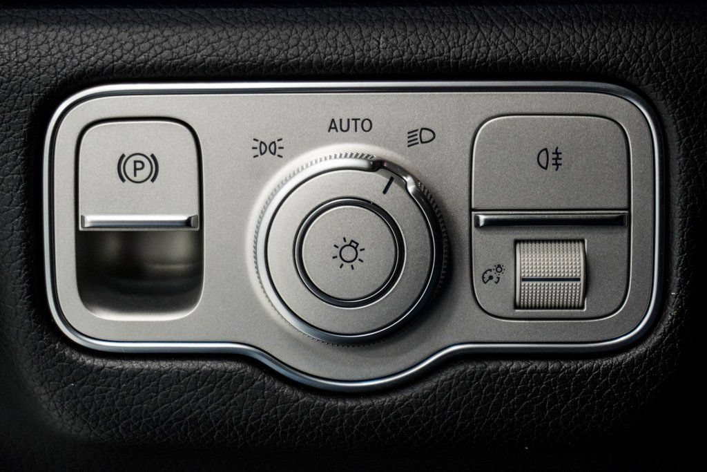 Used 2024 Mercedes-Benz GLS 450 4MATIC image 36