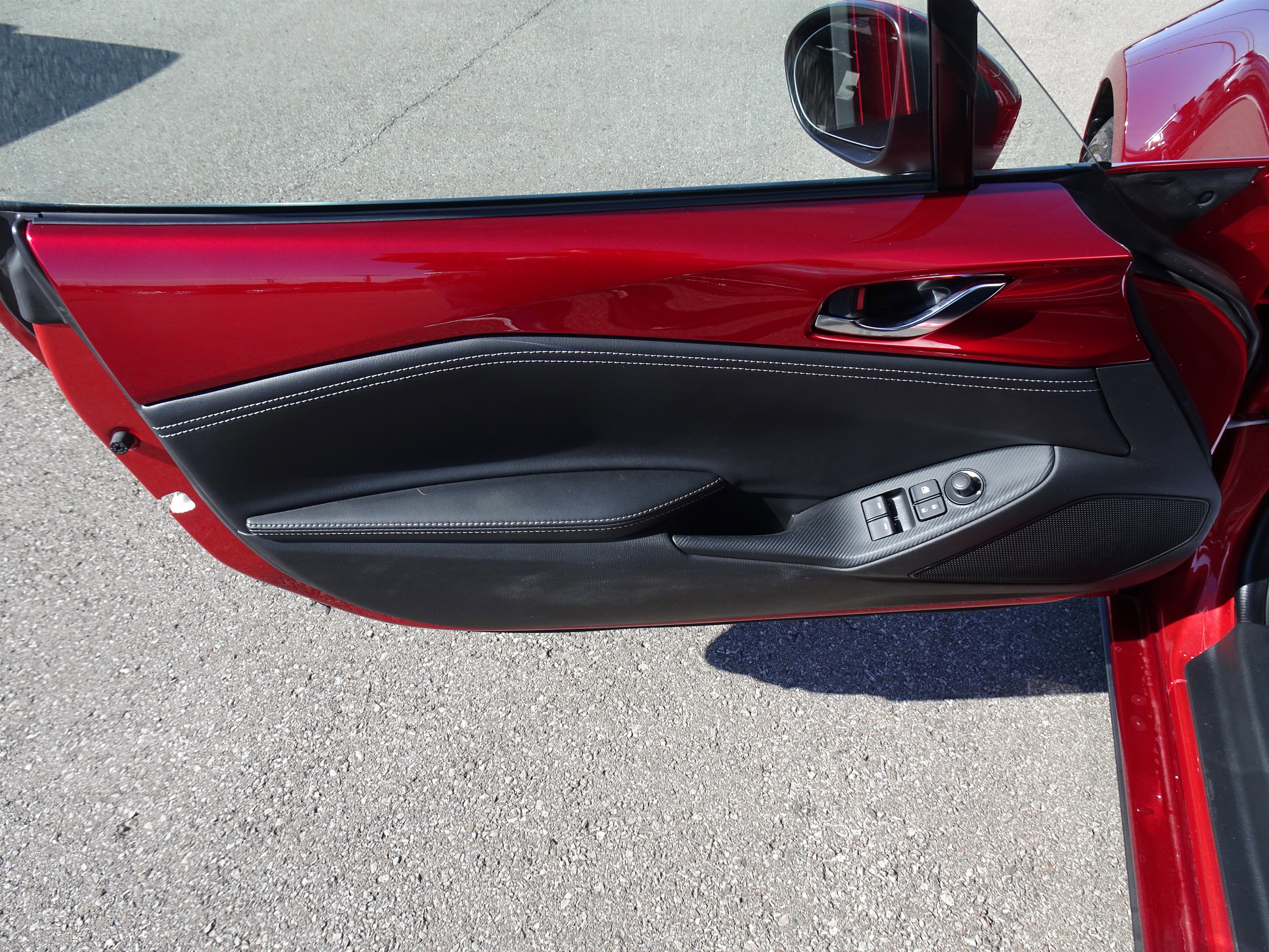 Used 2021 MAZDA MX-5 Miata Grand Touring RWD image 13