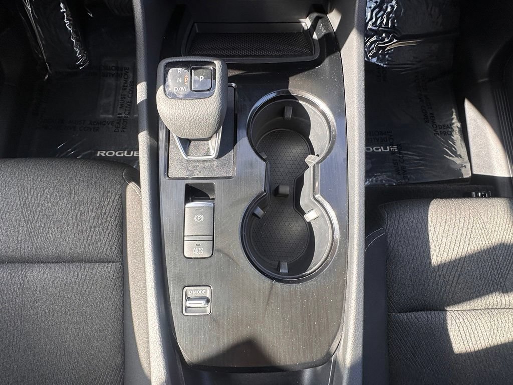 Certified 2025 Nissan Rogue SV FWD image 21