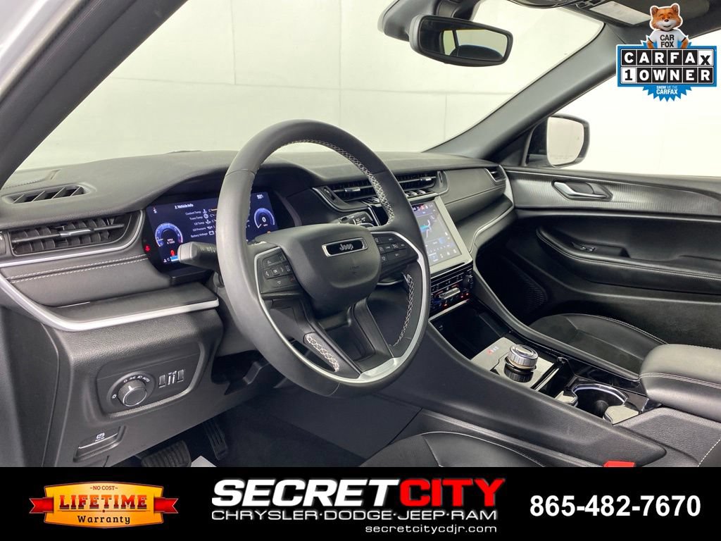 Used 2023 Jeep Grand Cherokee L Laredo AWD/4WD image 11
