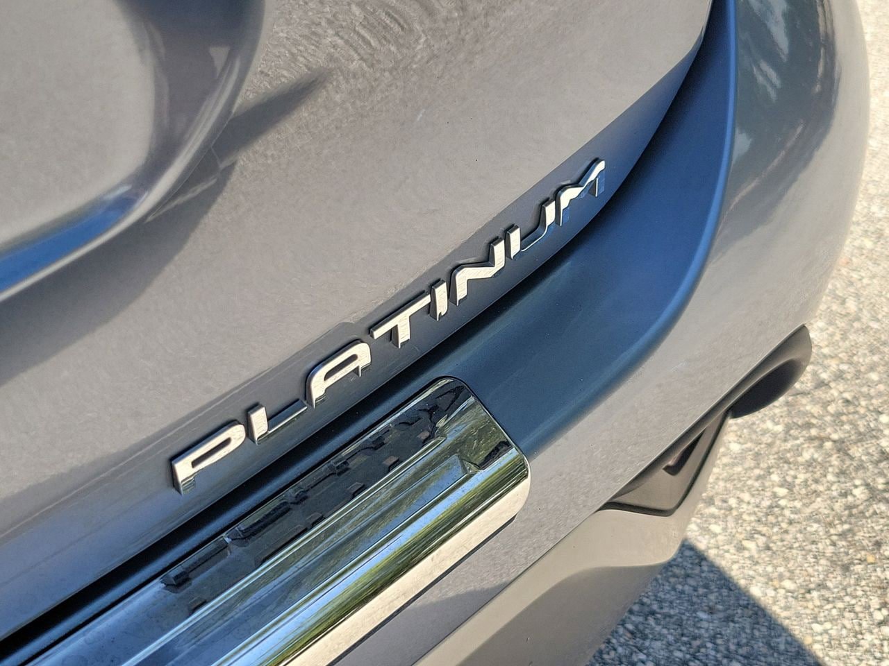 Used 2021 Toyota Highlander Platinum FWD image 7