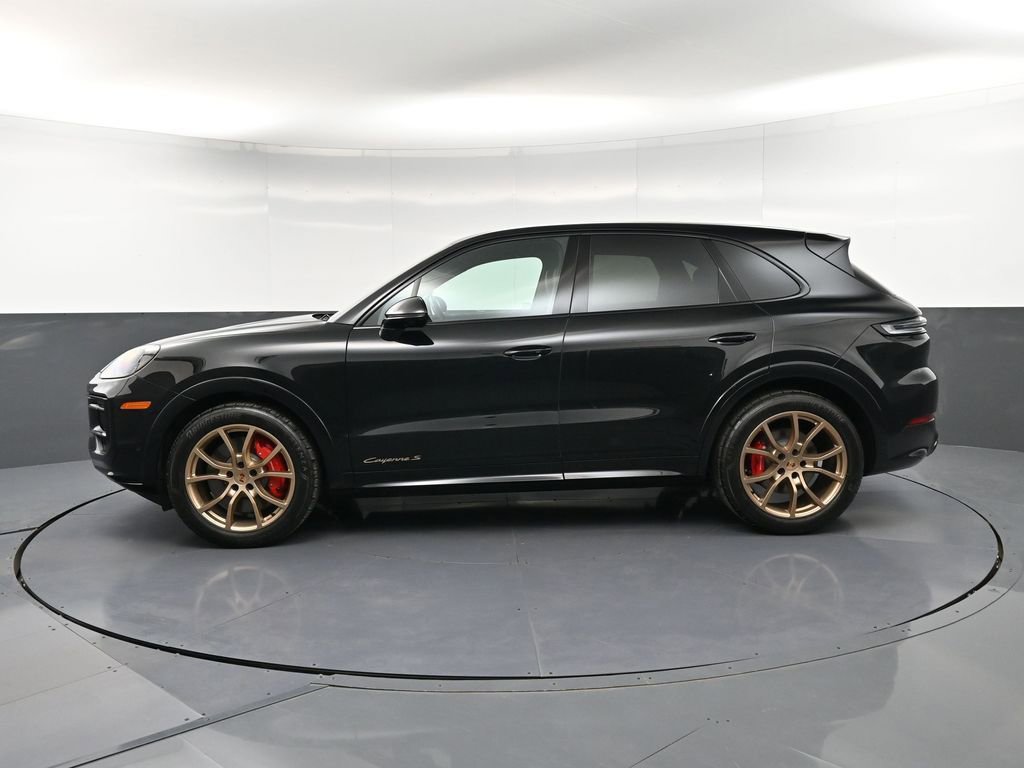 Certified 2025 Porsche Cayenne S AWD/4WD image 2