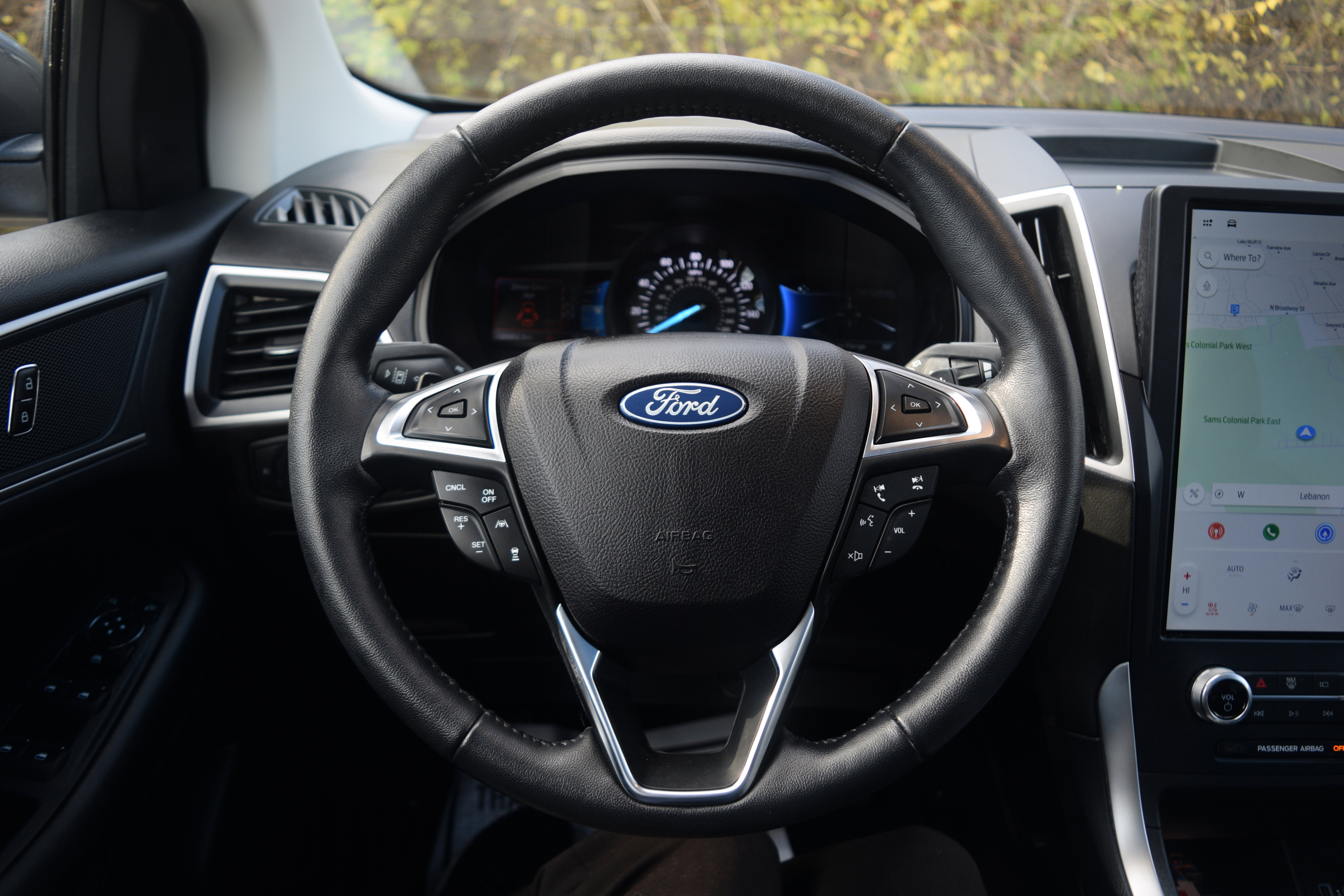 Used 2023 Ford Edge SEL w/ Convenience Package image 4