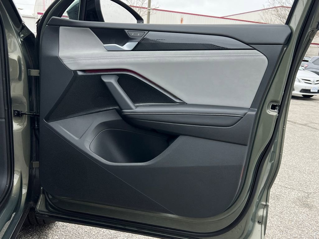 New 2026 Volkswagen Tiguan SE R-Line image 9