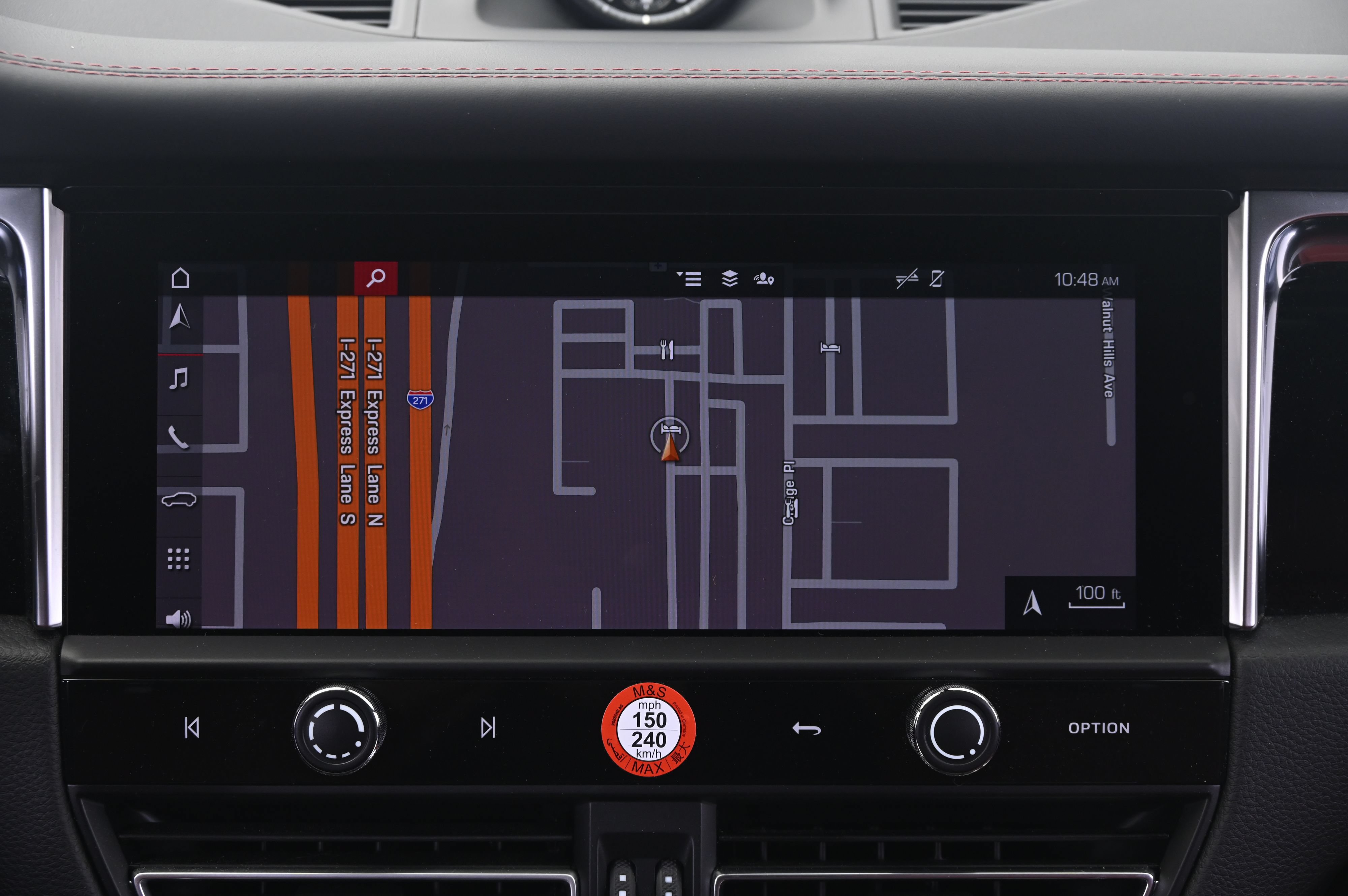 Certified 2024 Porsche Macan S AWD/4WD image 33