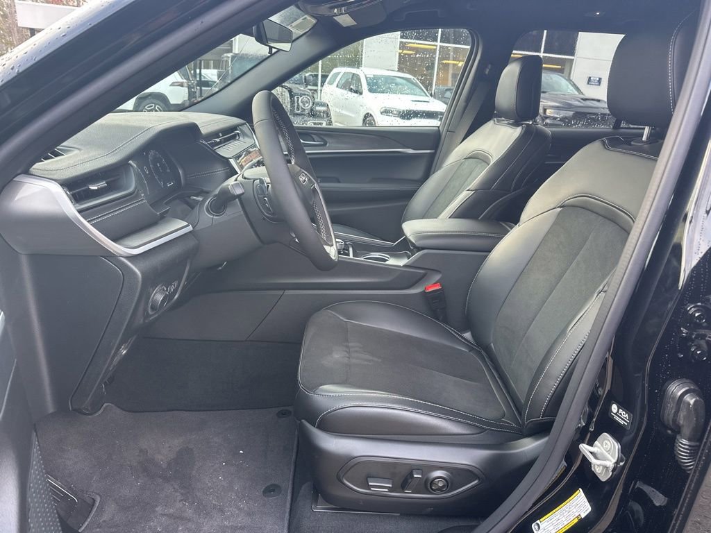 New 2026 Jeep Grand Cherokee Laredo image 10