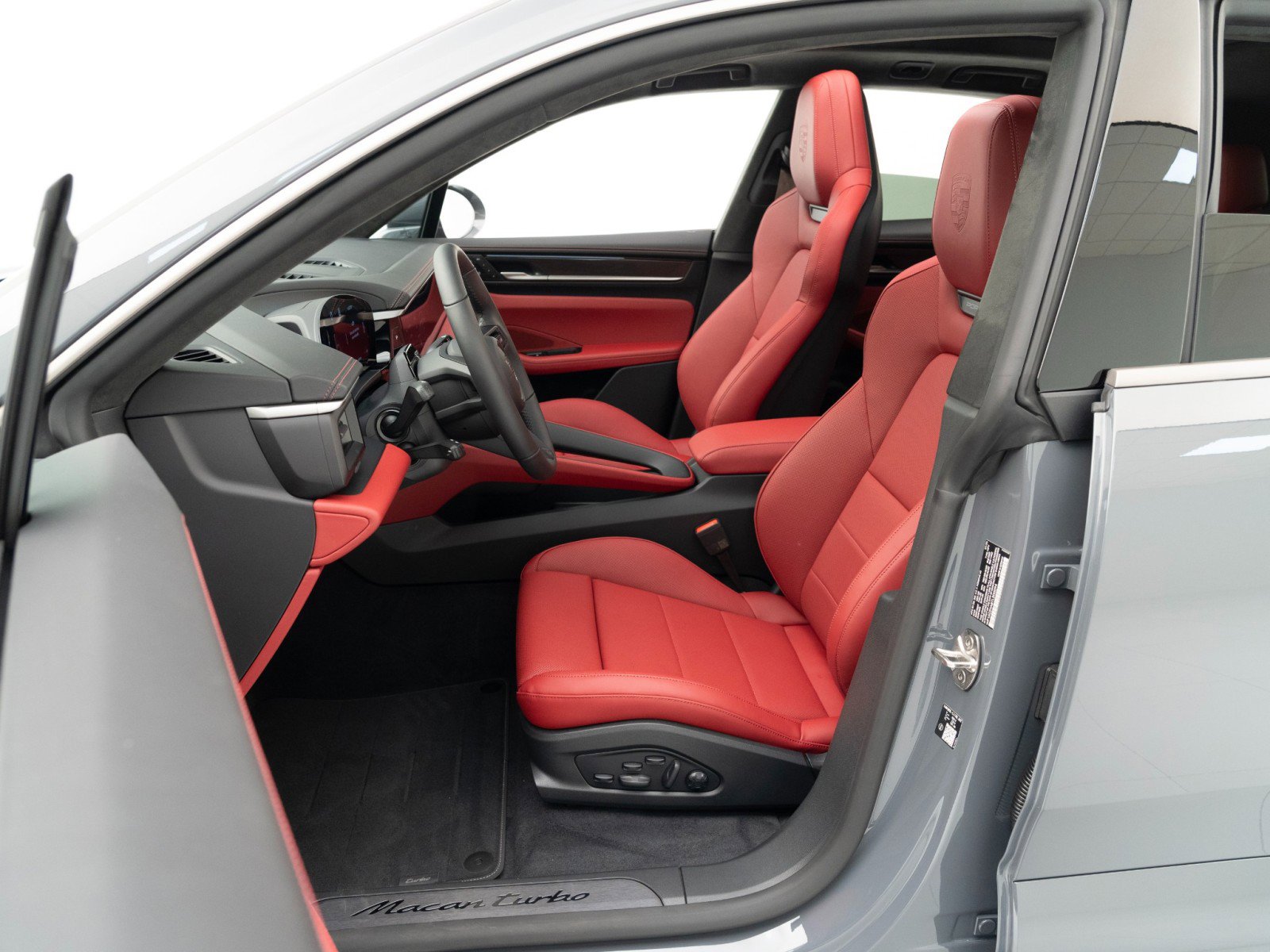 New 2026 Porsche Macan Turbo Electric image 18