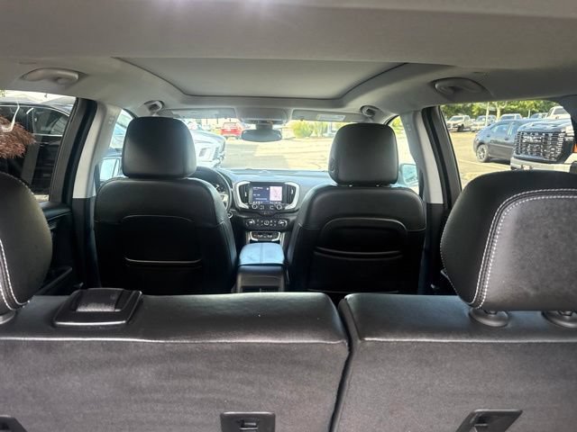 Used 2023 GMC Terrain SLT w/ Infotainment Package II AWD/4WD image 28