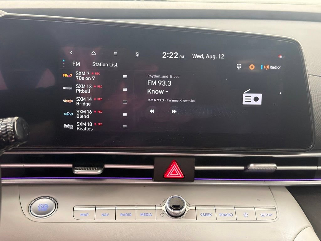 Used 2023 Hyundai Elantra Limited FWD image 21