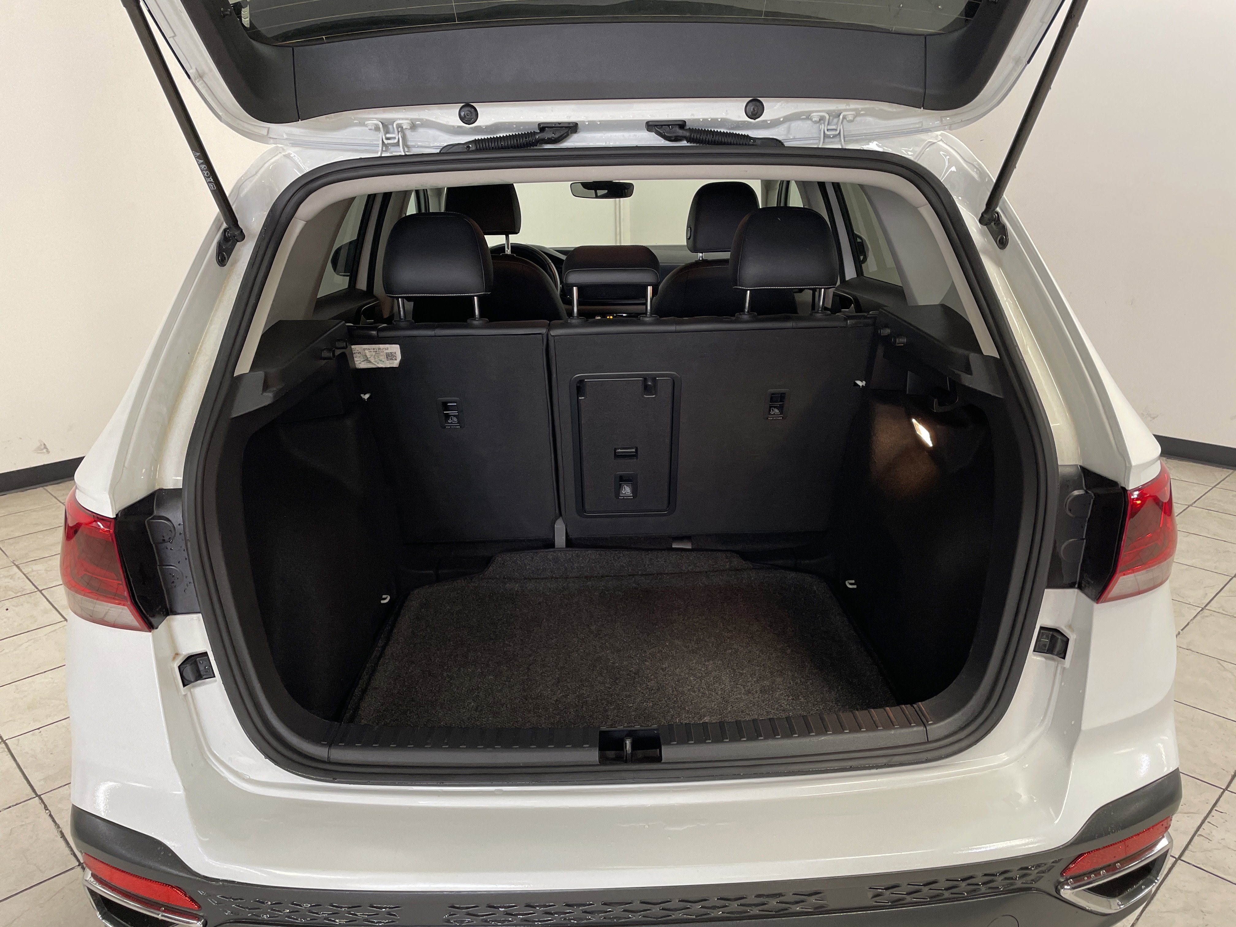 Used 2023 Volkswagen Taos SE w/ Black Wheel Package FWD image 16