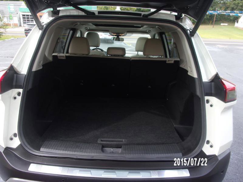 Used 2021 Nissan Rogue SV w/ Premium Package image 10