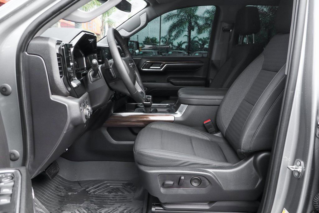 Used 2023 Chevrolet Silverado 1500 LT Trail Boss w/ Convenience Package II AWD/4WD image 18