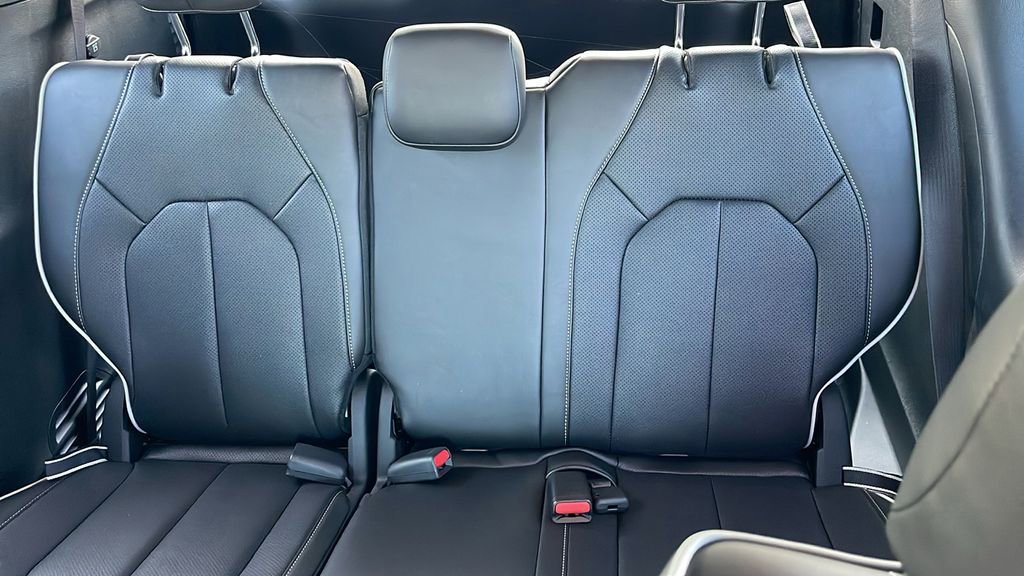 New 2025 Chrysler Pacifica Limited image 11