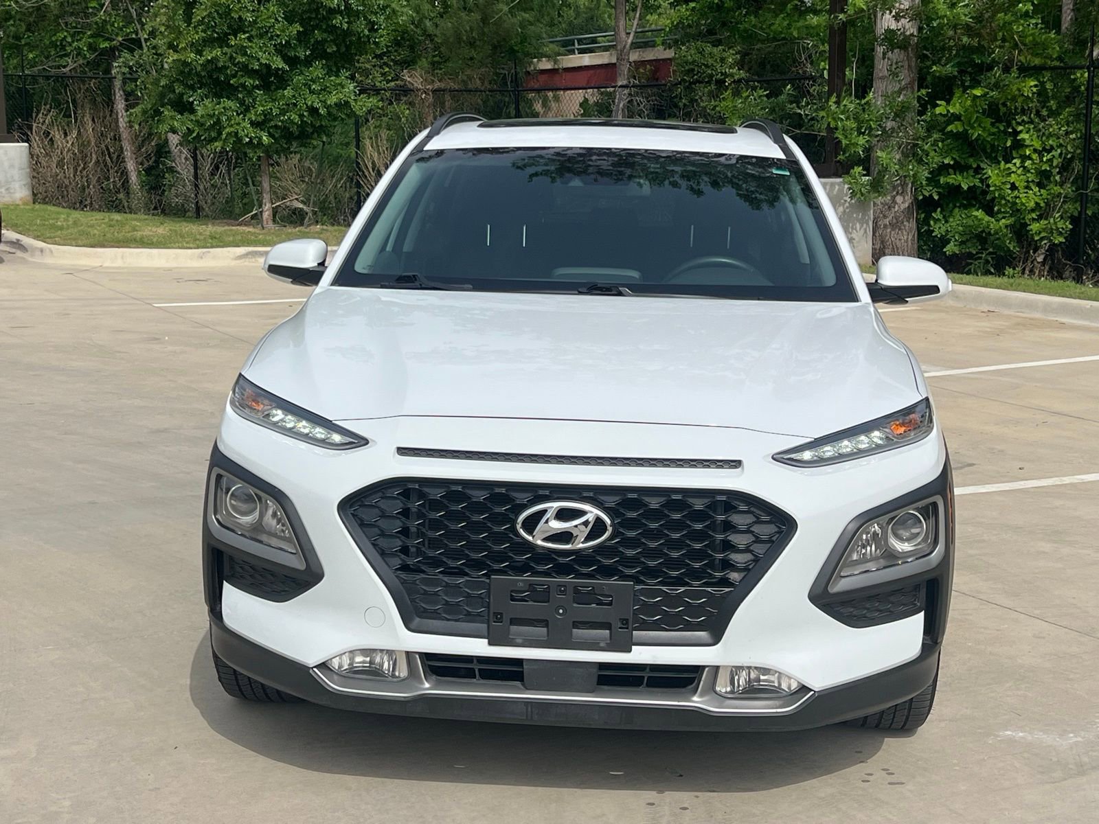 Used 2018 Hyundai Kona SEL w/ SEL Tech Package 02 FWD image 2