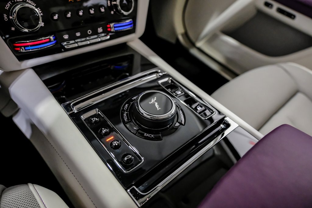 Used 2024 Rolls-Royce Ghost image 21