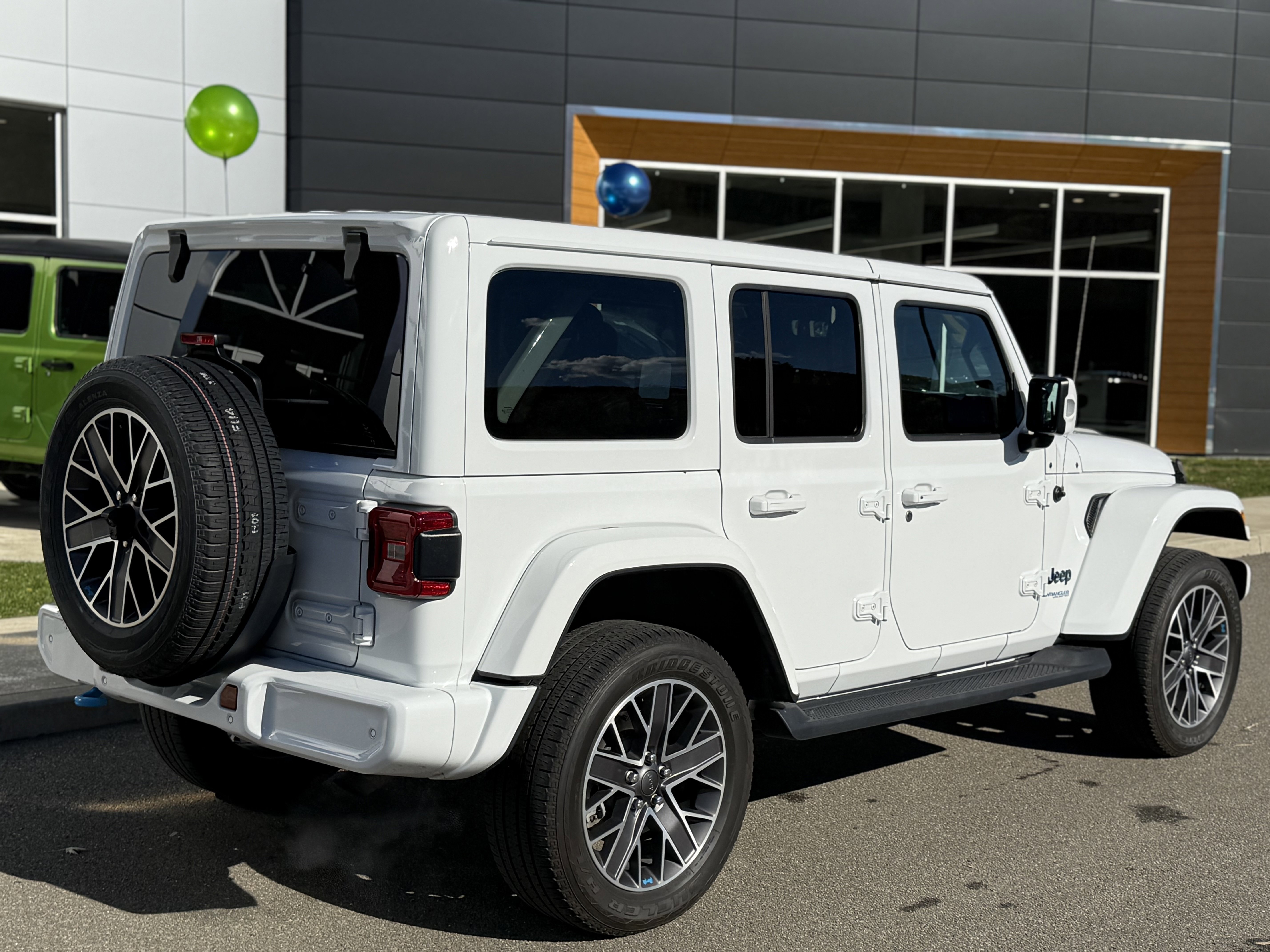 Used 2022 Jeep Wrangler Unlimited Sahara image 2