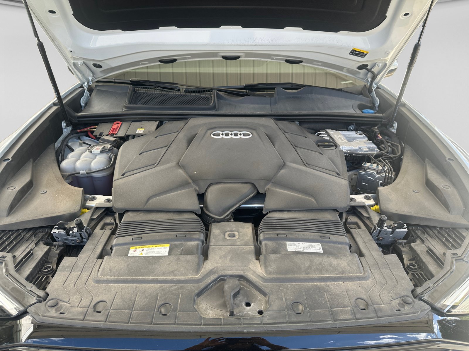 Used 2025 Audi Q8 Premium Plus AWD/4WD image 19