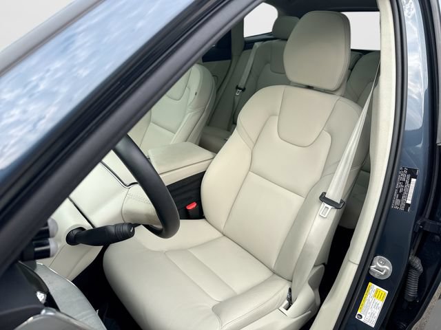 Certified 2025 Volvo XC60 T8 Plus w/ Protection Package Premier AWD/4WD image 16