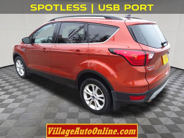 Used 2019 Ford Escape SEL image 2