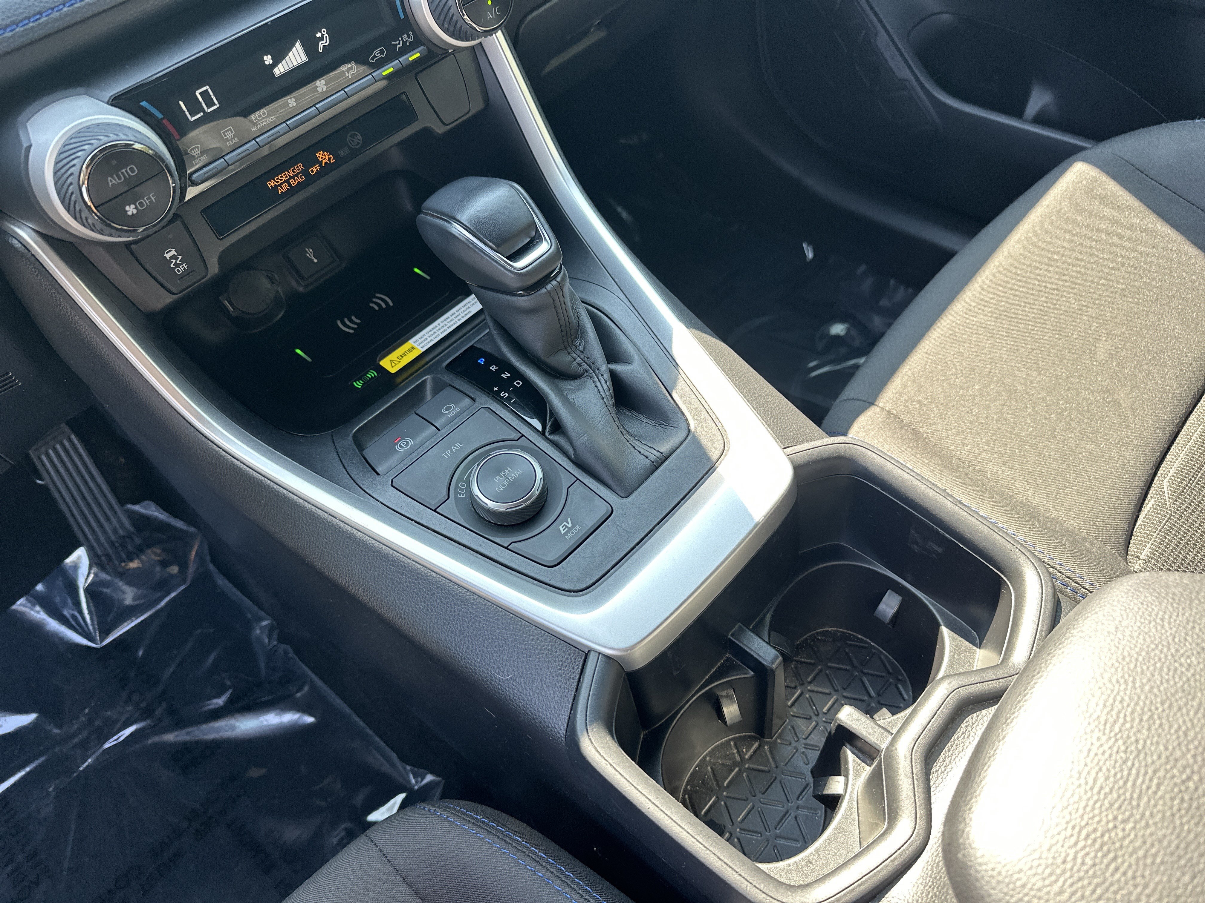 Used 2022 Toyota RAV4 SE AWD/4WD image 26