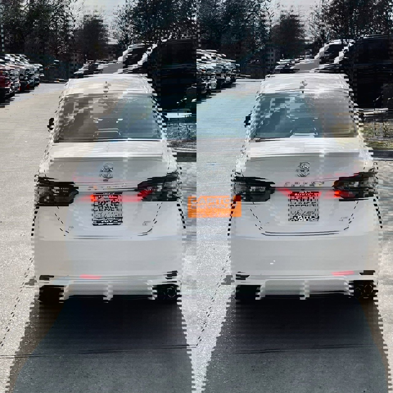 Used 2024 Toyota Camry SE image 5