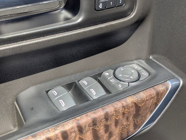 Used 2022 GMC Sierra 2500 Denali w/ Denali Black Diamond Edition AWD/4WD image 25