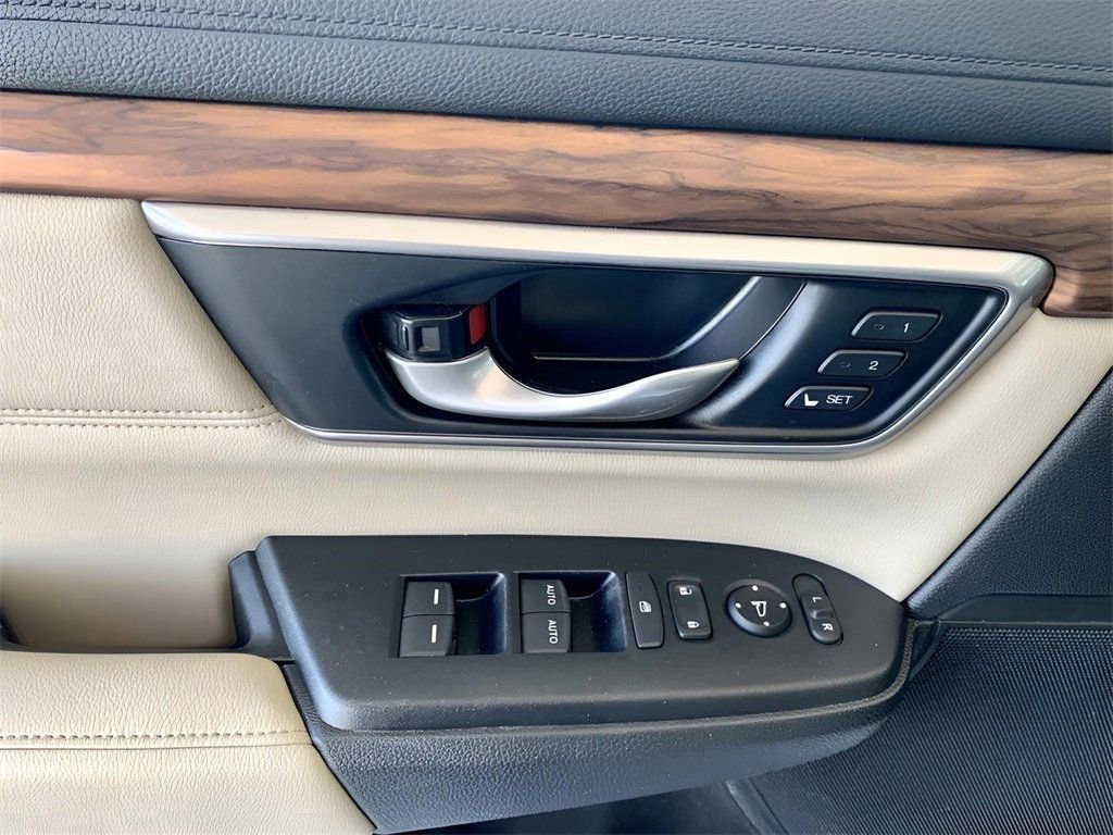 Used 2022 Honda CR-V Touring image 12