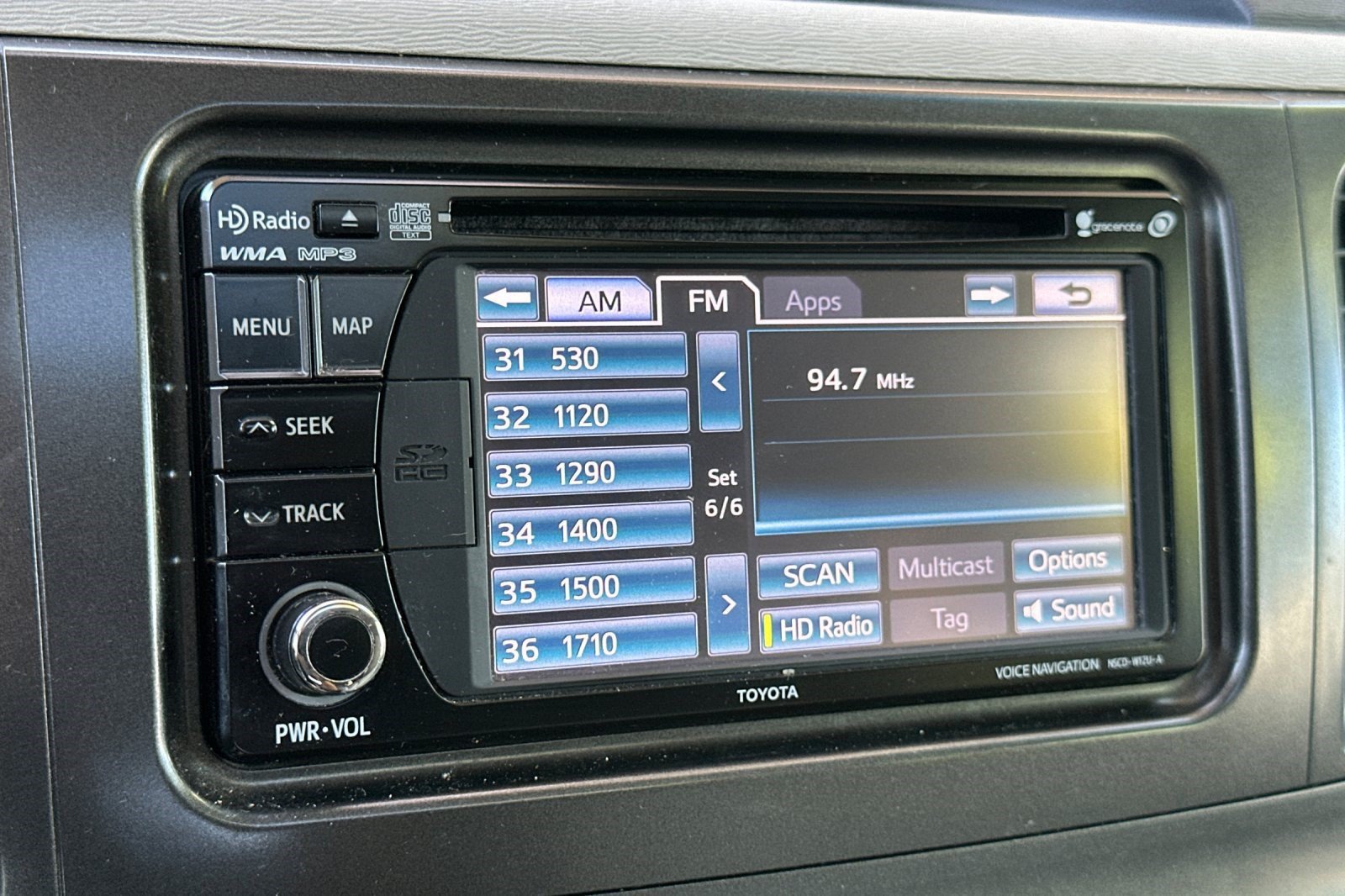 Used 2014 Toyota Sienna XLE FWD image 22