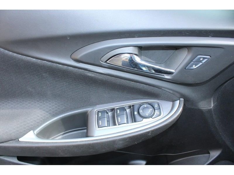 Used 2025 Chevrolet Malibu LT FWD image 18