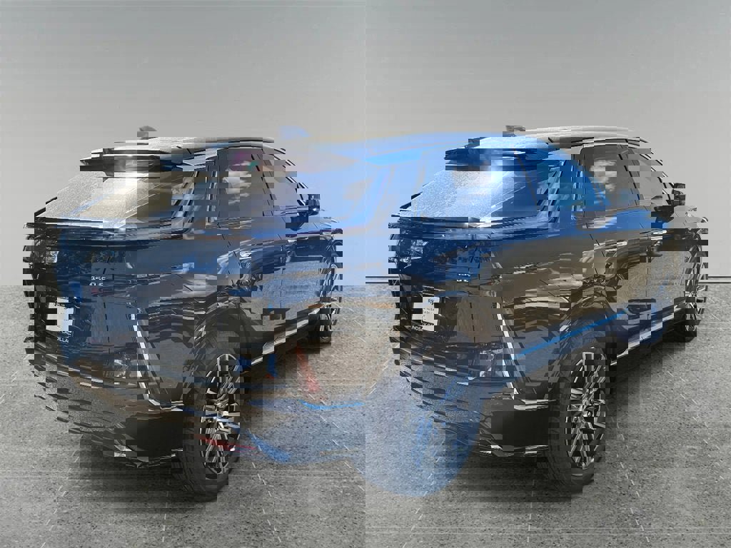 New 2025 Cadillac Lyriq Luxury image 9