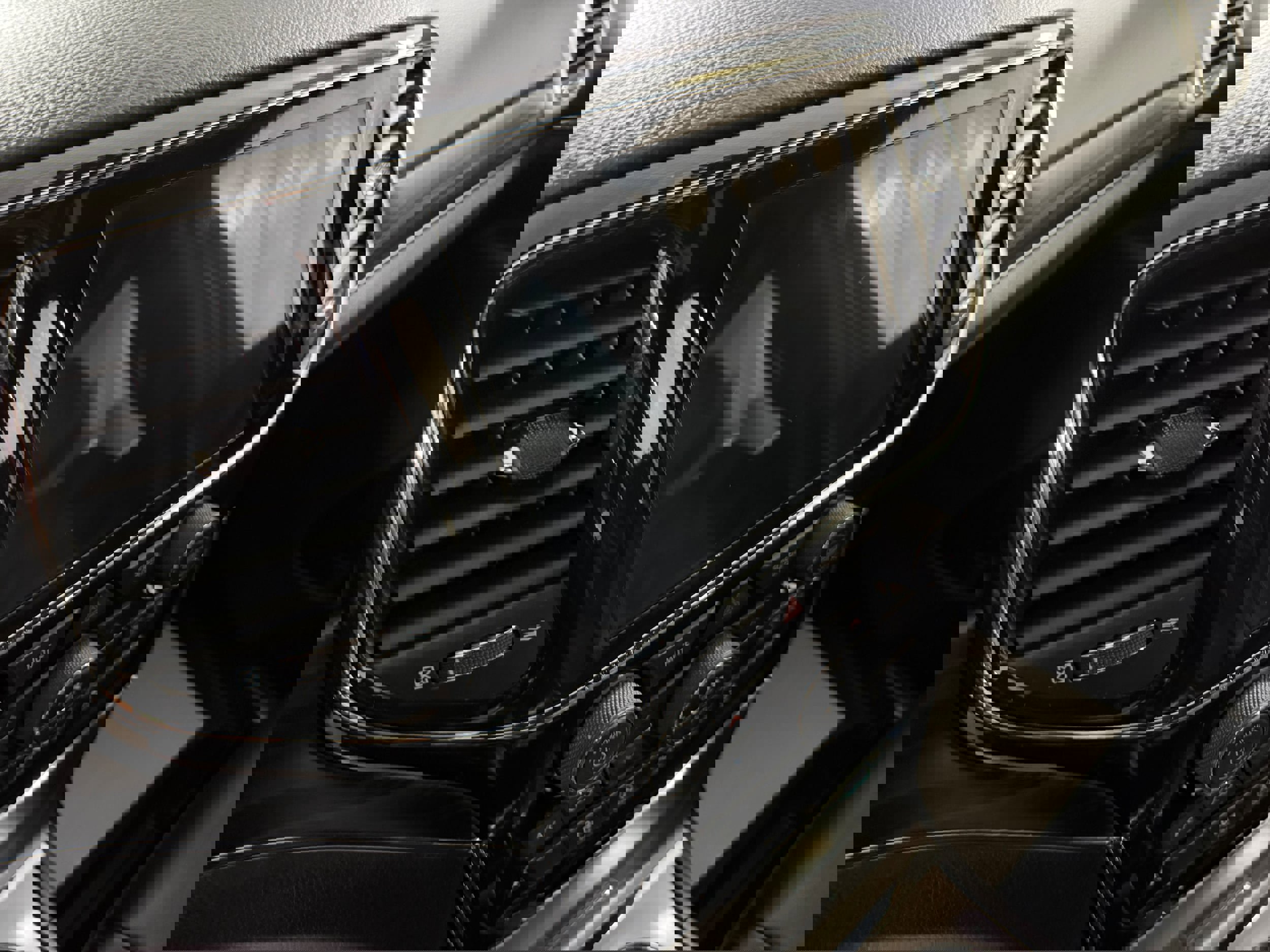 Used 2021 Jeep Grand Cherokee Limited image 10