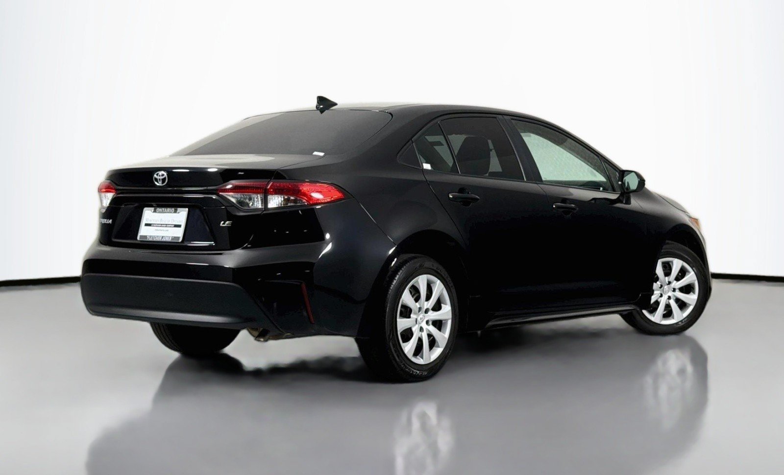 Used 2025 Toyota Corolla LE FWD image 11