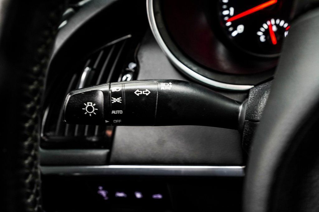 Used 2023 Kia Stinger GT2 image 37