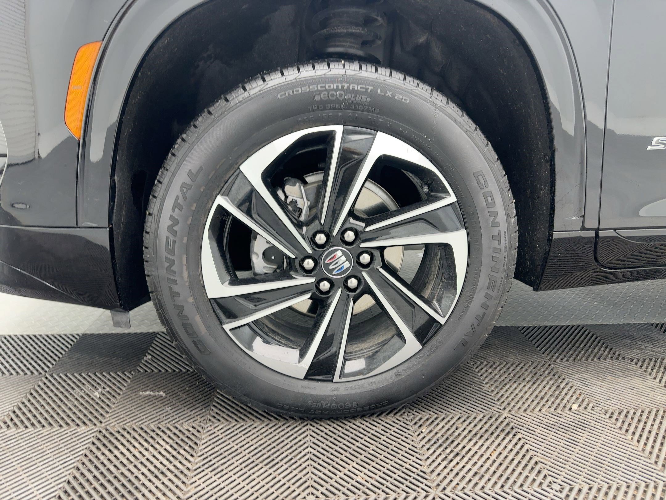 Used 2025 Buick Enclave Sport Touring image 12