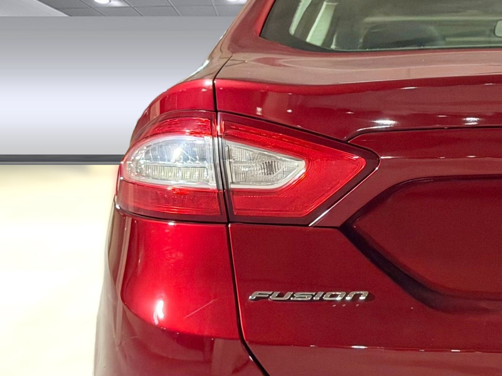 Used 2015 Ford Fusion SE FWD image 29