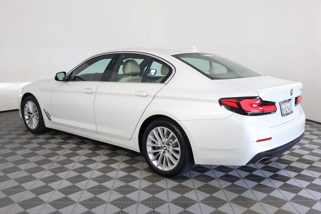 Used 2023 BMW 530i w/ Premium Package RWD image 5