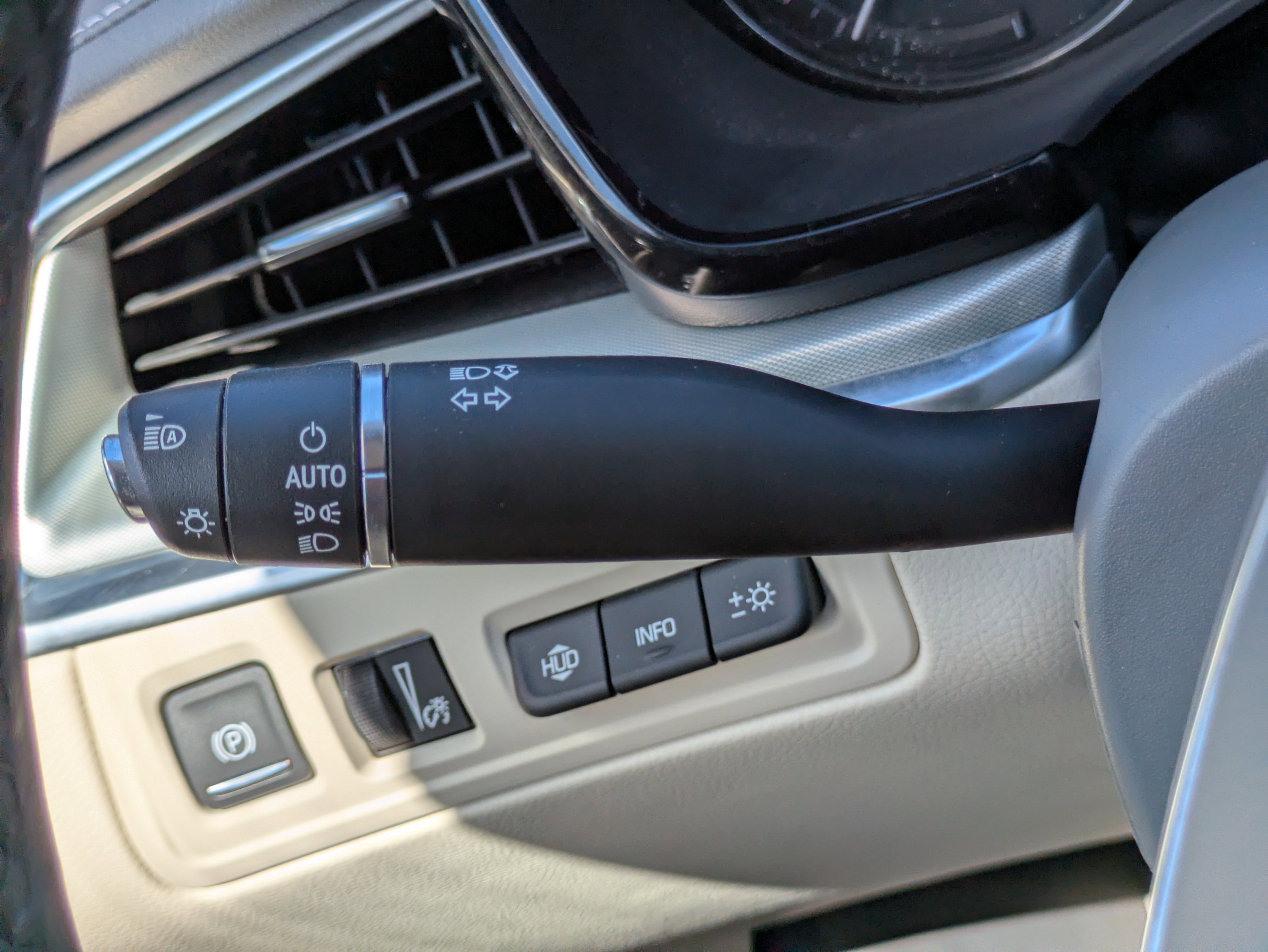 Certified 2022 Cadillac XT5 Premium Luxury w/ Technology Package image 20